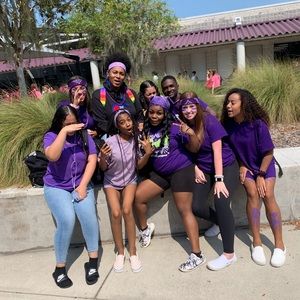 Meet your Posher, Olivia